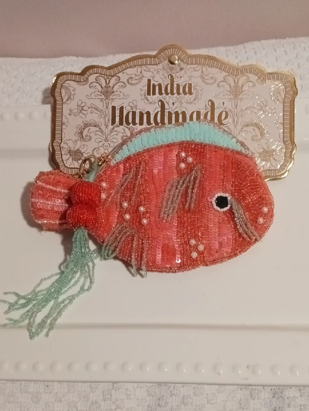Gorgeous! Coral Fish Beaded Purse- Coral and Mint🐡 Beaded Tassle With Gold Clip